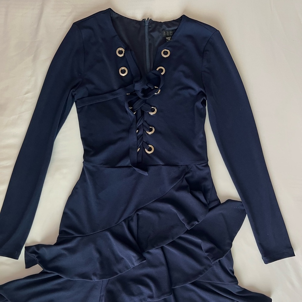 Bebe ruffle dress XS